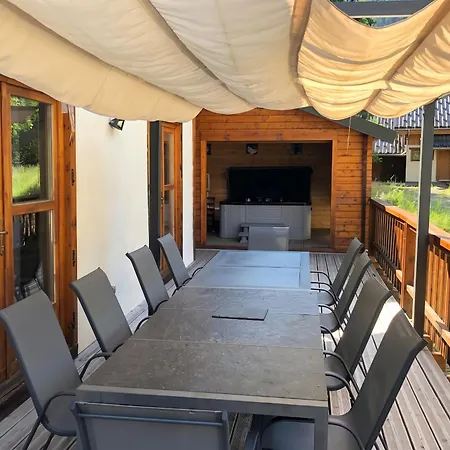 Chalet Enchanteur à Avec Vue Panoramique Et Jacuzzi